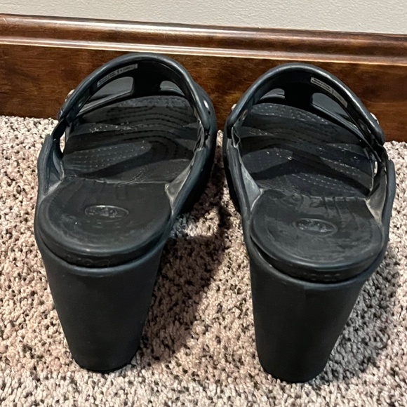 CROCS heels (Black & white) Size 9 - Picture 4 of 9